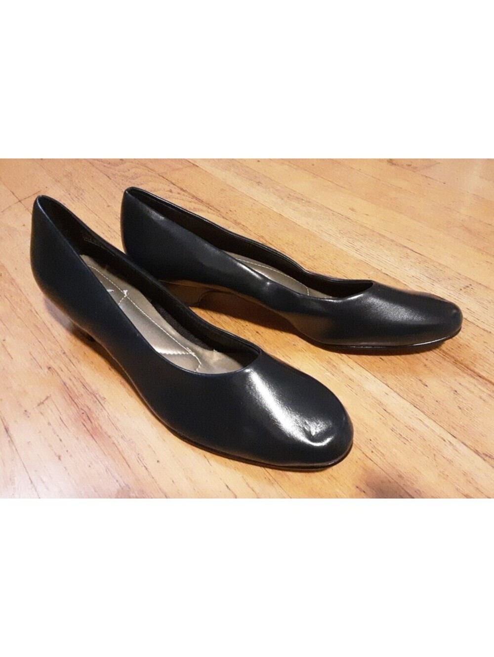 Hush Puppies Womens Black Soft Style Low Pump Heels Size 10 US